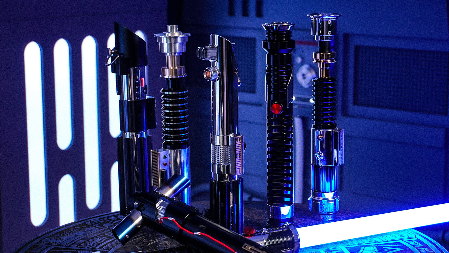 Star Wars fans and cosplayers : choose your lightsaber now! Replica, Dueling or Custom Design.