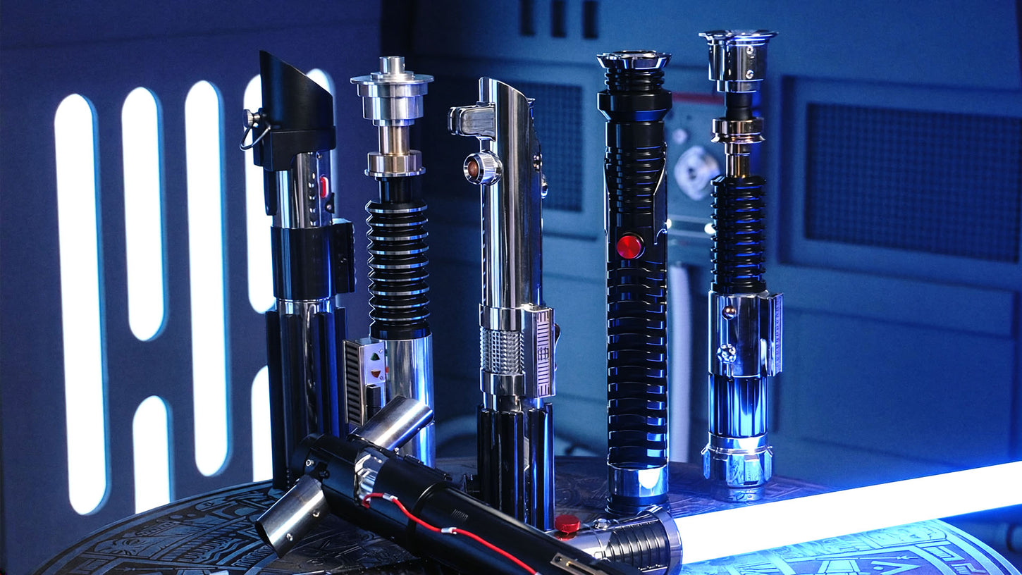 Star Wars fans and cosplayers : choose your lightsaber now! Replica, Dueling or Custom Design.